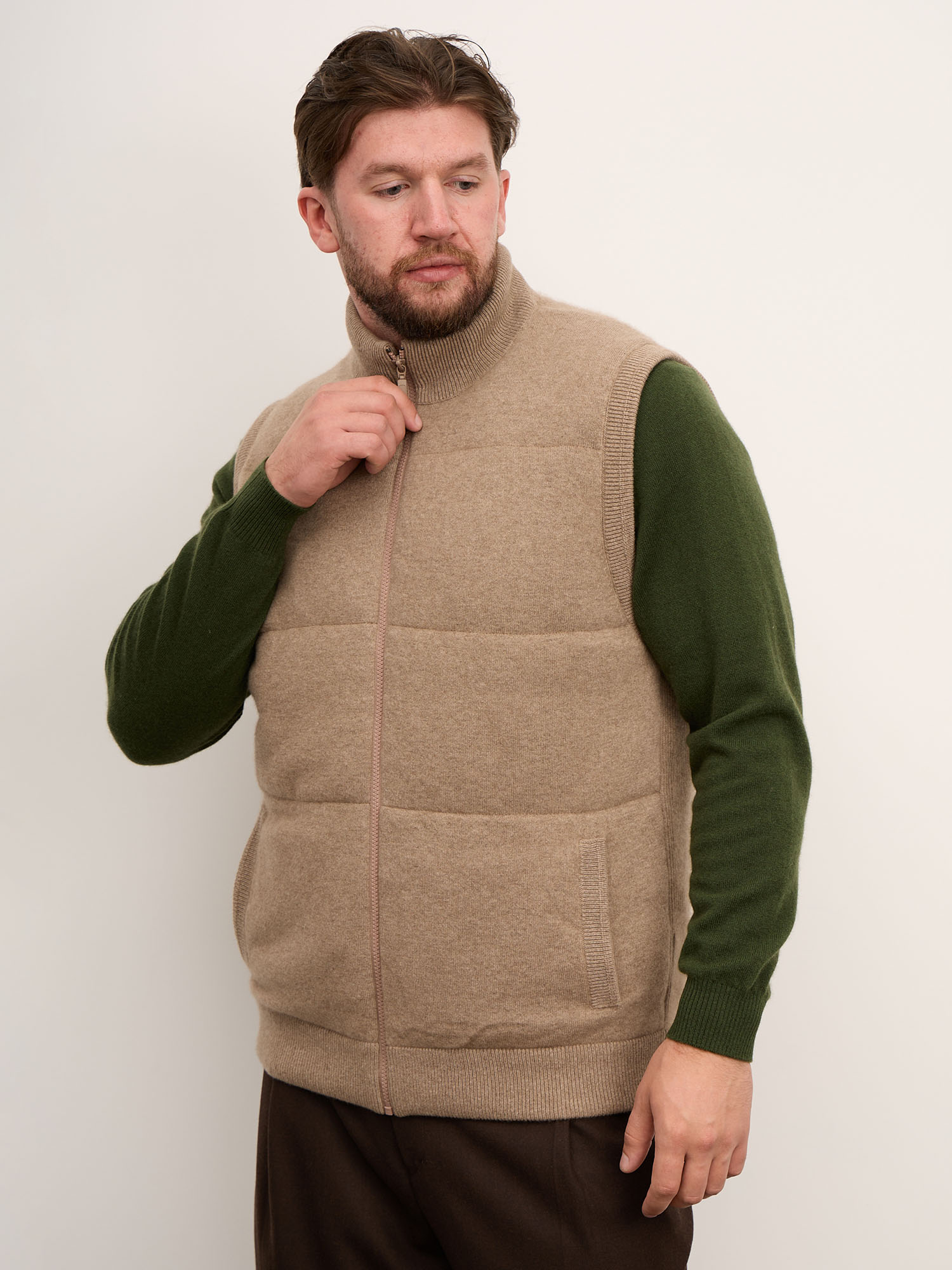 жилет из кашемира