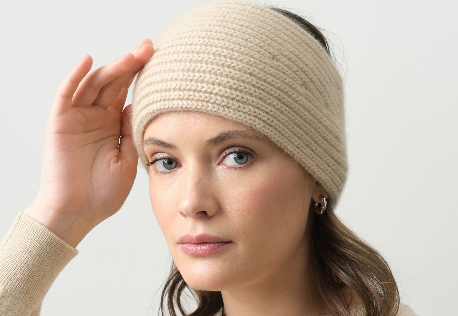 модные головные уборы весна 2025.jpg