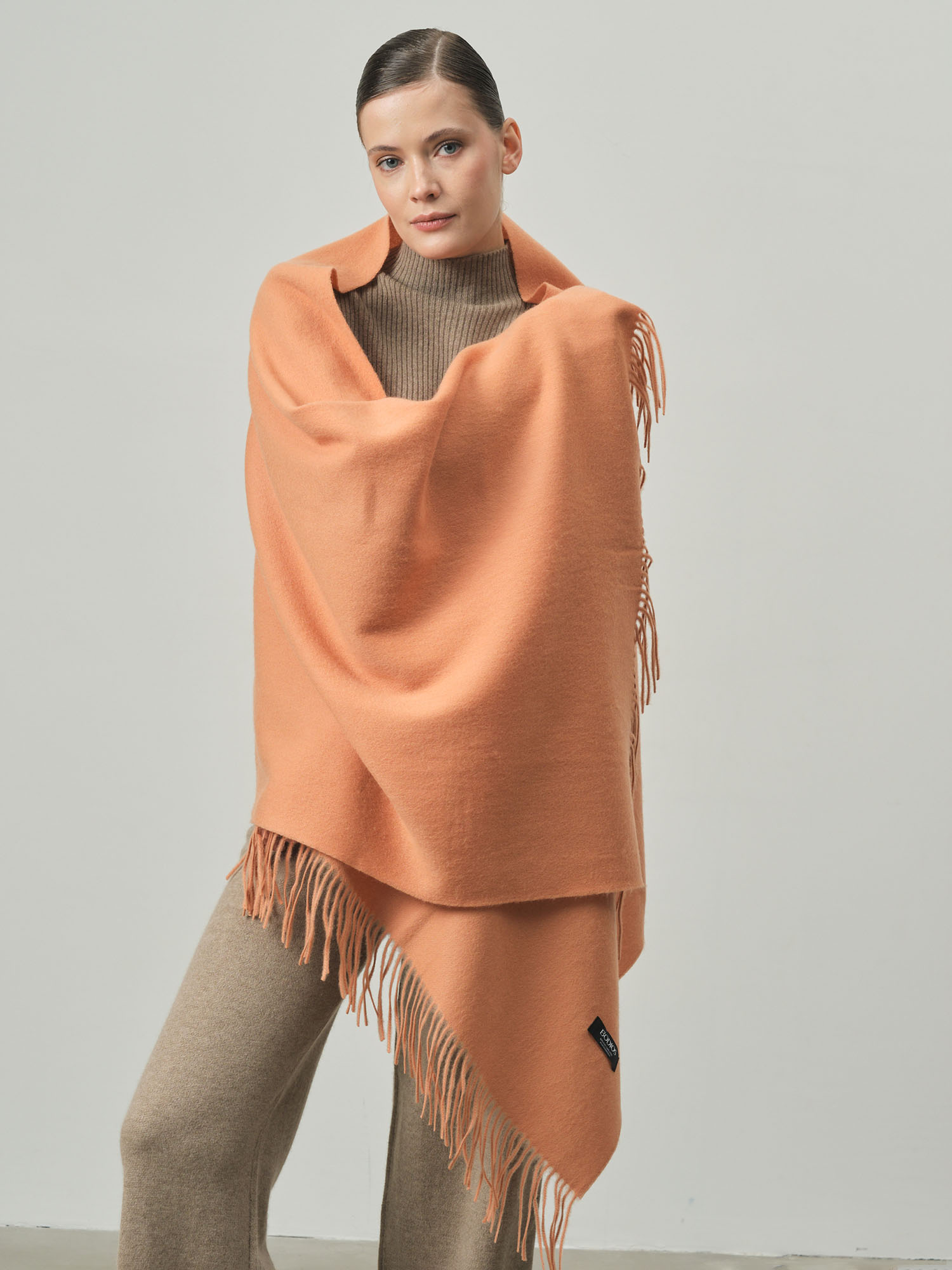 палантин из кашемира персиковый