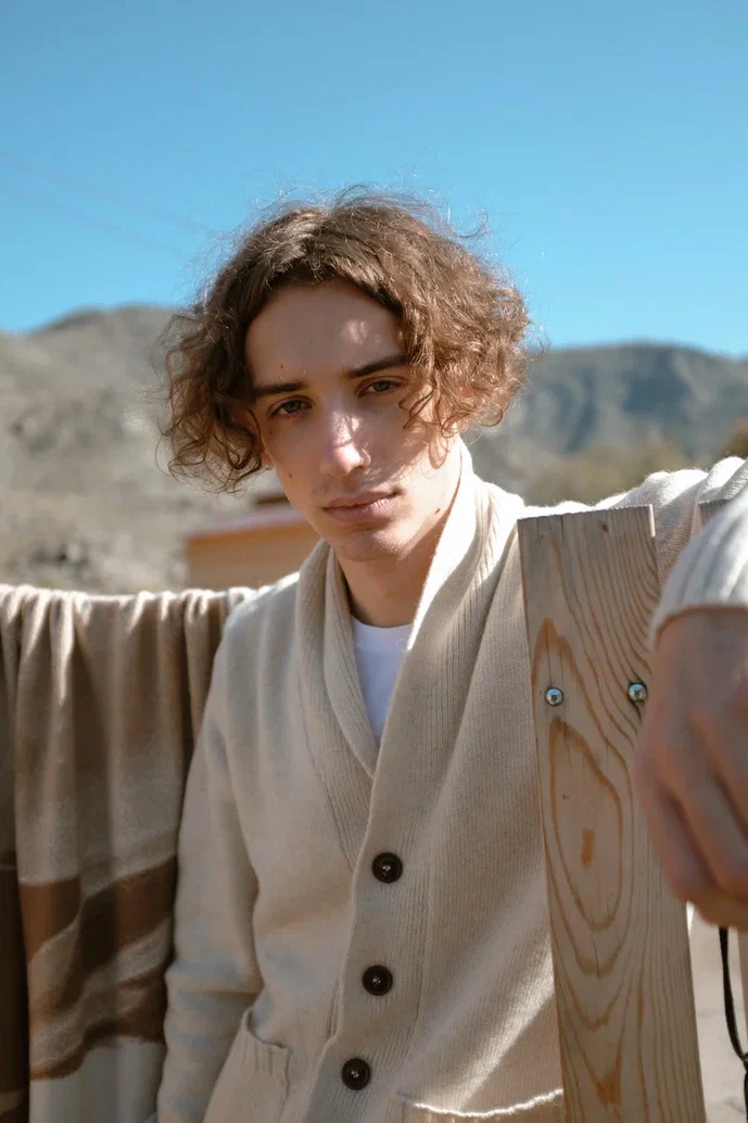 Как стильно одеться мужчине осенью