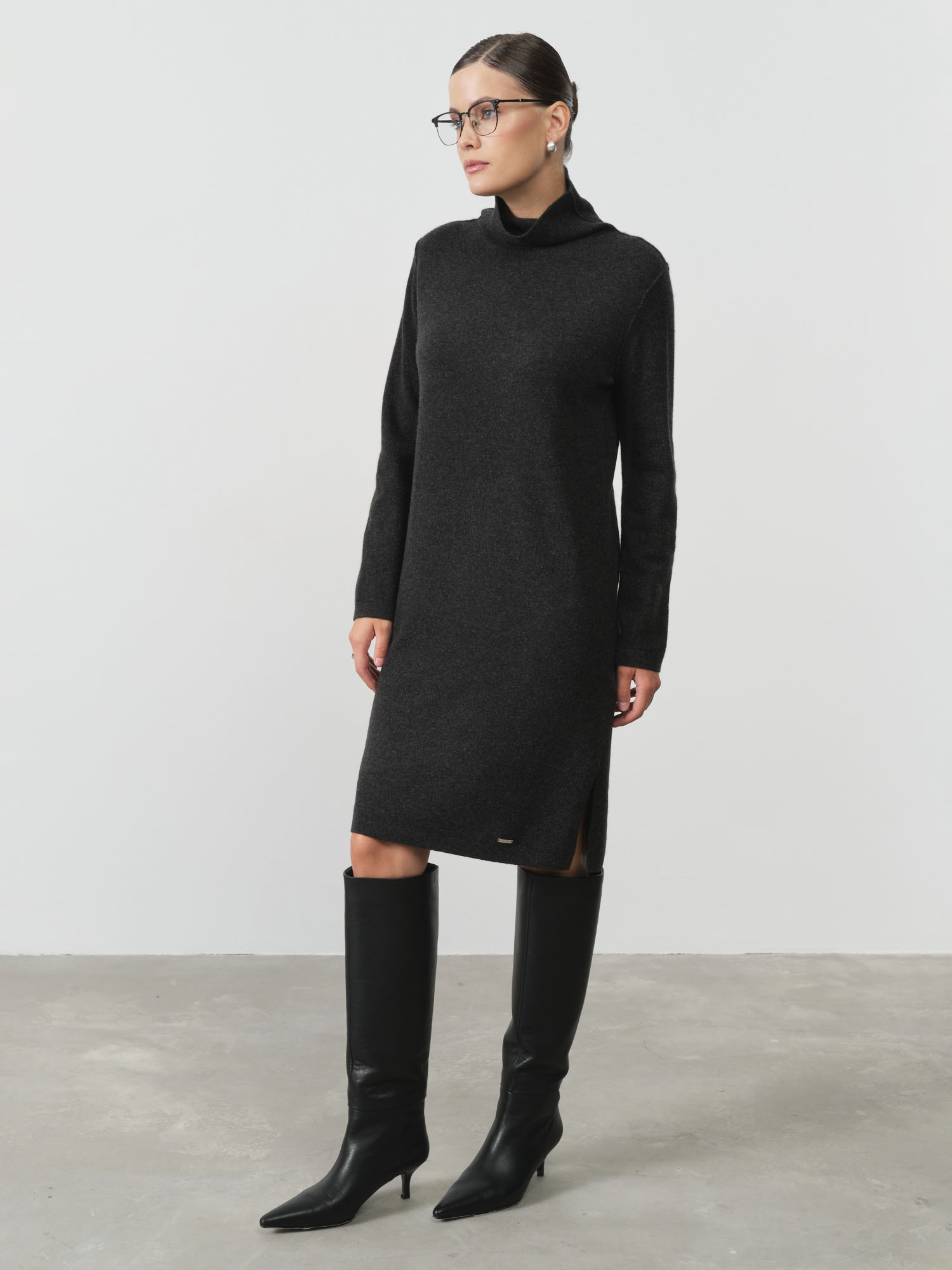 лпатье с высоким воротником